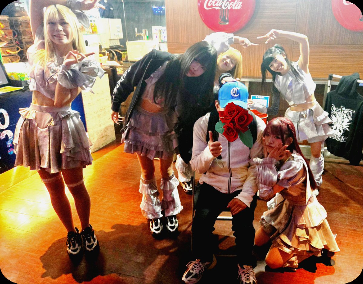 HiroaceV's tweet image. 【EMPATHY は個性のスパ－クリング】💥
囲みになると、それぞれの個性が一気に弾ける感じが好き。れいちゃんとヤエさんのコンビネ－ション、もちこさんの落ち着き、ナギさんのフェミニンさ、くるみちゃんのモデルのような立ち姿。ステージでもファンを魅了す　る❗️
#EMPATHY