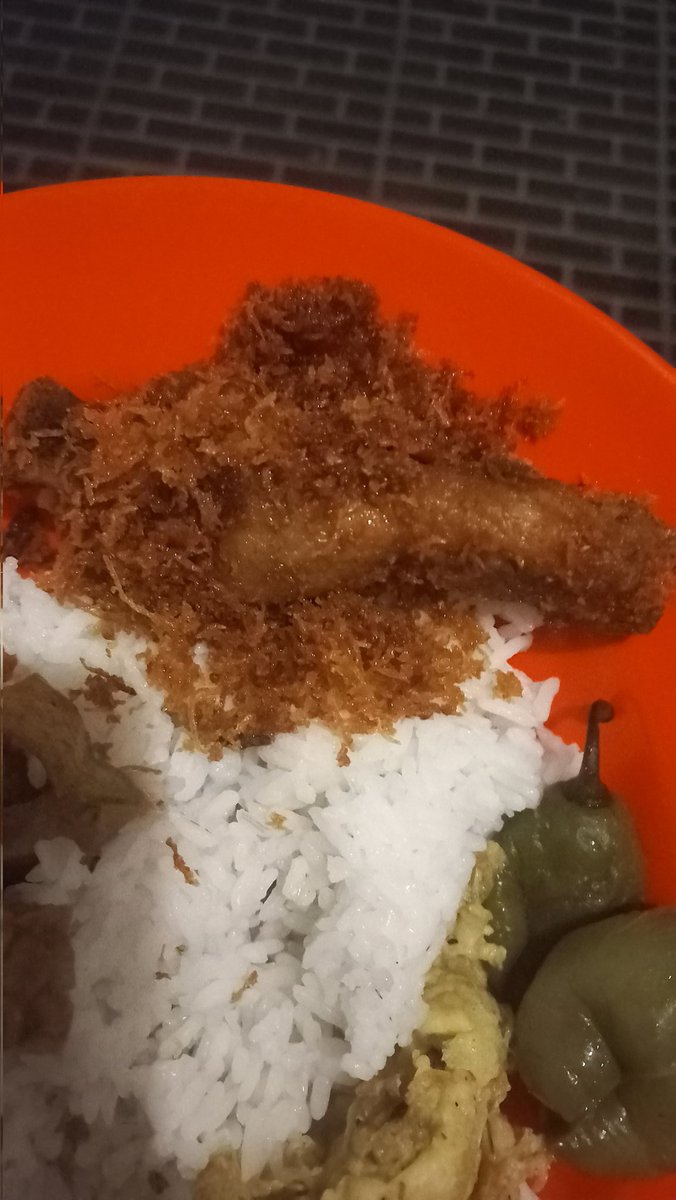 Change my mind: gak ada yg bisa ngalahin ayam serundeng