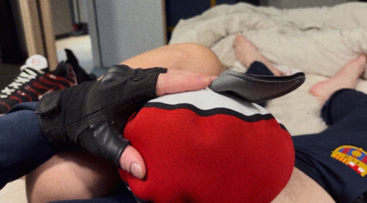 Red__Kinky's tweet photo. Mon good boy @pup_perue 

J’ai encore du stock avec lui 🫣
Mais… ça ce mérite 🐾👟 https://t.co/o5AtRU80ci