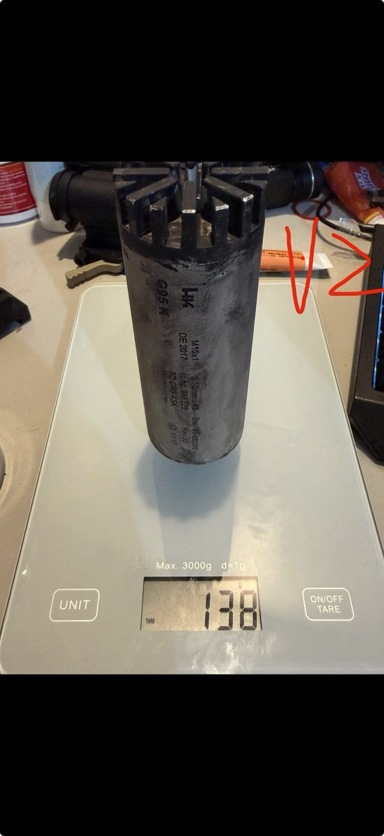 john82080139's tweet photo. Clutch precision MARS dummy suppressor comparison.
V1 is heavier than V2(I don’t know why)
And the engraving is different too.
P.s. I made custom paint for more authentic looks https://t.co/0Z4caKmuY7