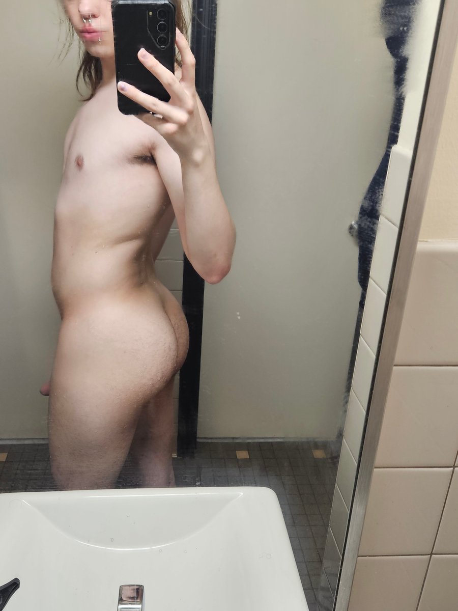 Luna.The.Almost.Girl tweet media