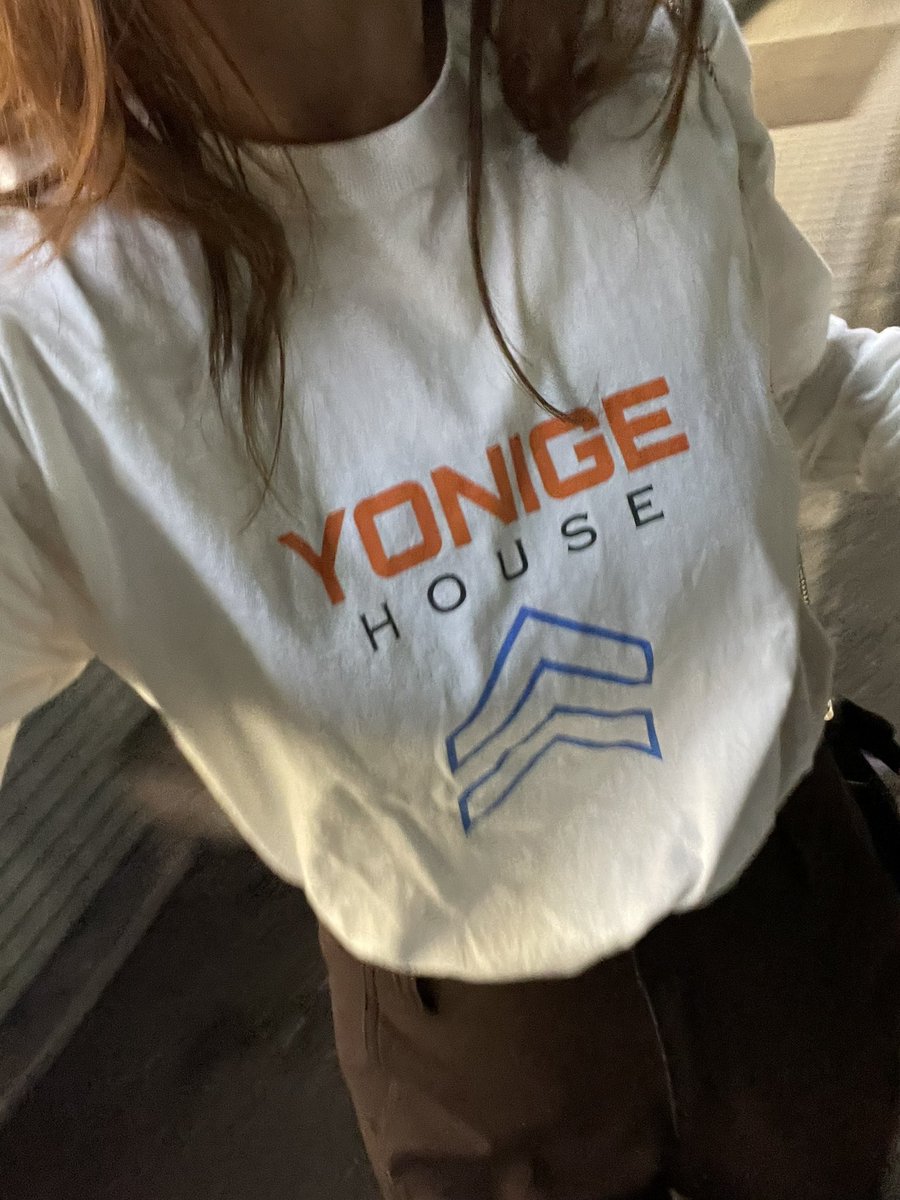 achan_157's tweet photo. タイムスリップした気分だった😌
2018年頃に買ったであろうTシャツ
yonigeもhumpbackも最高 https://t.co/NTpoPfPBby
