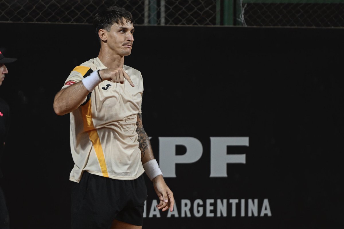Tenisudamerica's tweet photo. Camilo terminó con una racha de 13 derrotas seguidas de 🇦🇷argentinos VS 🇷🇺Khachanov

❌Fran
❌Báez
❌Cachín
❌Etcheverry
❌Fran
❌Fran
❌Fran
❌Fran
❌Fran
❌Fran
❌Burruchaga
❌Etcheverry
❌Ficovich
✅Ugo Carabelli

El brujo fue el único en poder romper el hechizo https://t.co/fzBmqrrYec