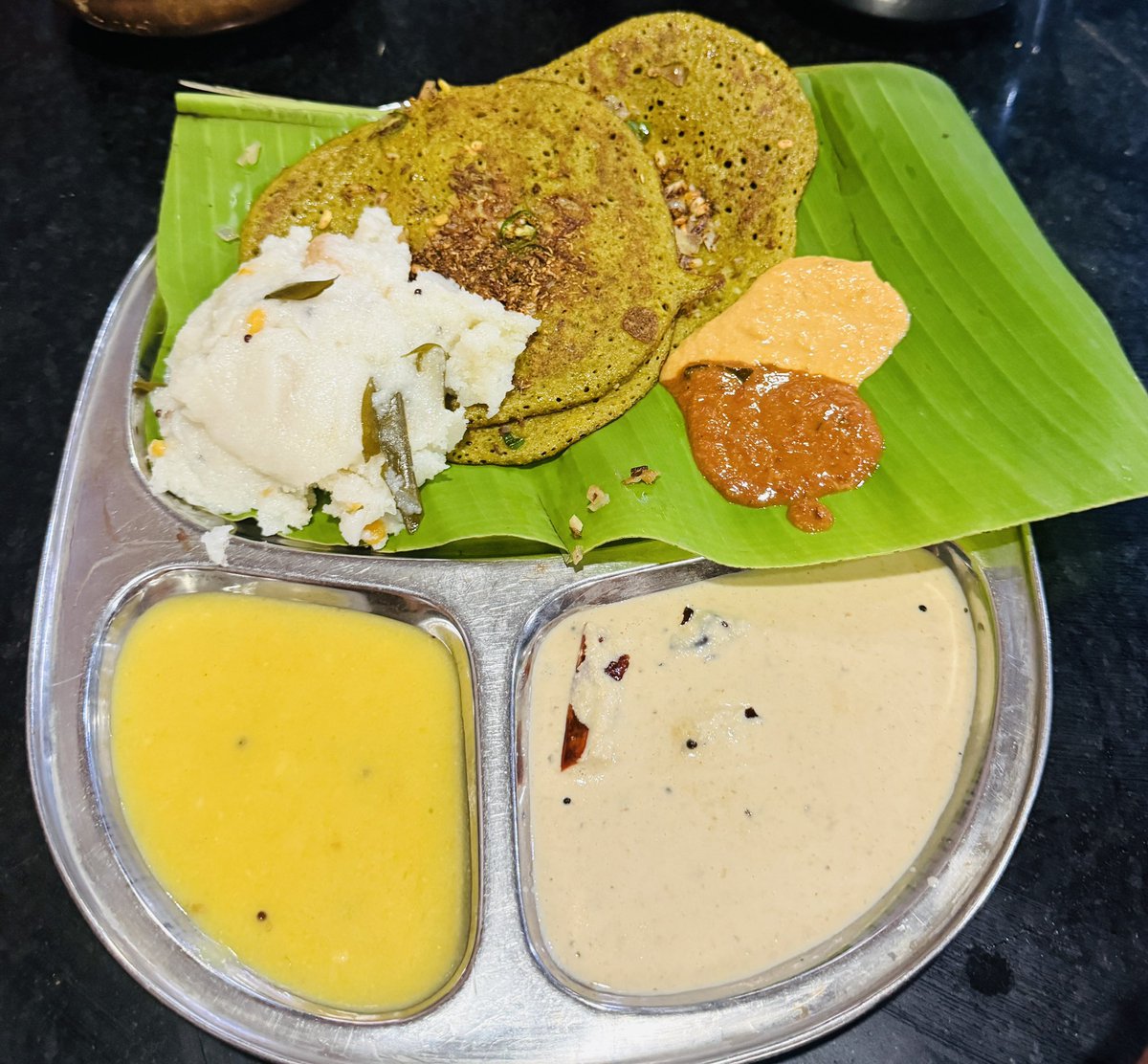 sunny5boy's tweet image. #Dinner : 

** చిట్టి పెసరట్టు ఉప్మా w పల్లి, అల్లం, బొంబాయి, టమాటో చట్నీస్ 

#Food #RJY