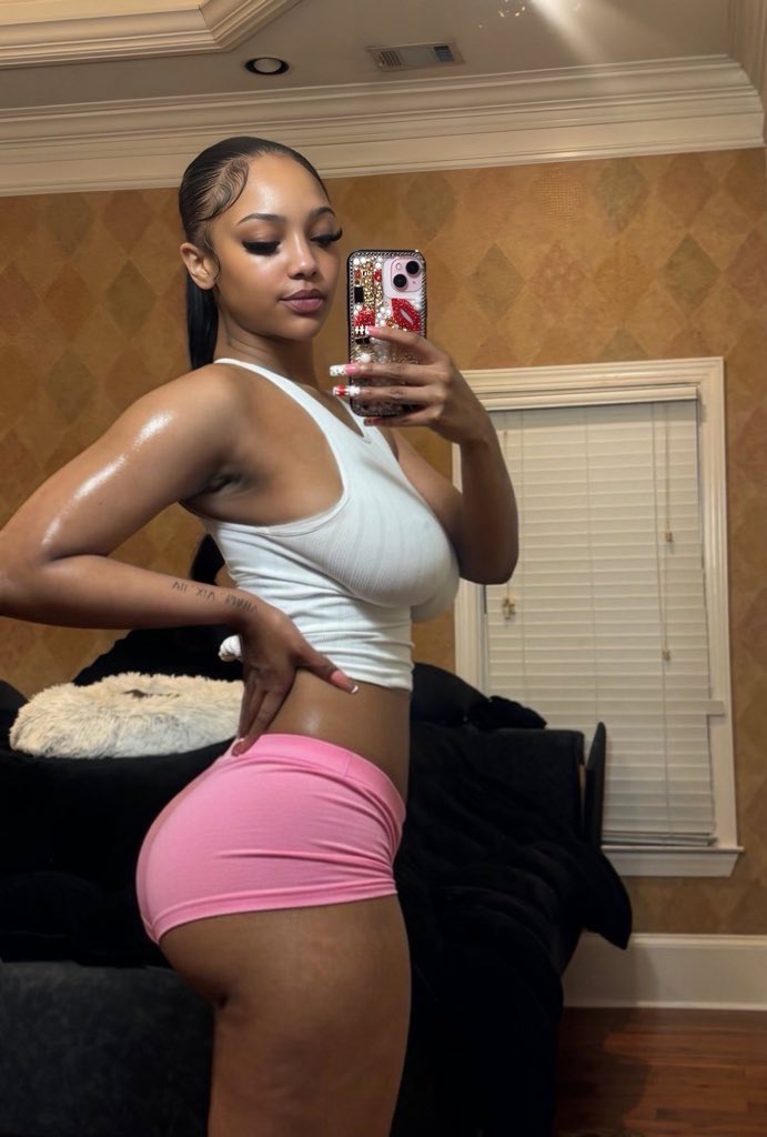 osama ✰ tweet media