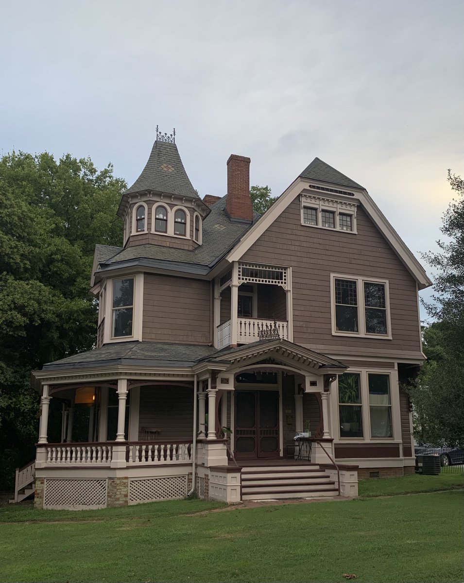 Hollywood Cemetery tweet media