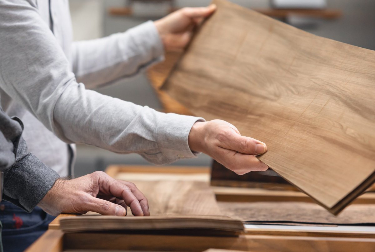 europawire's tweet image. Bentley Updates Raw Material Sourcing Framework to Support Ethical Practices and Sustainable Luxury Innovation news.europawire.eu/bentley-motors…

@BentleyMotors #standards #sustainable #luxury #materials #leather #wool #wood_veneers #craftsmanship #innovation #investment #mobility