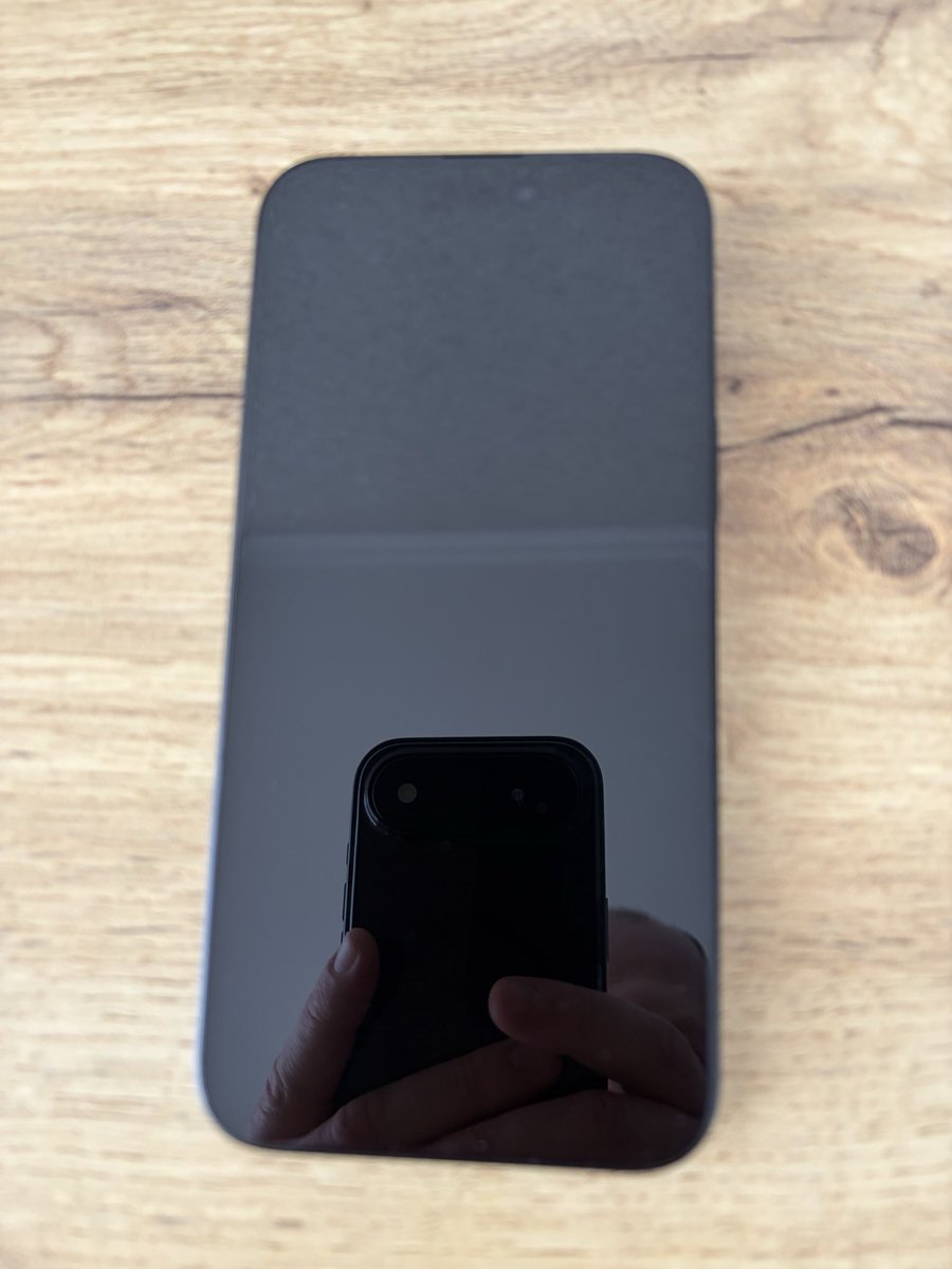 Бойова бджола Ющенка tweet media