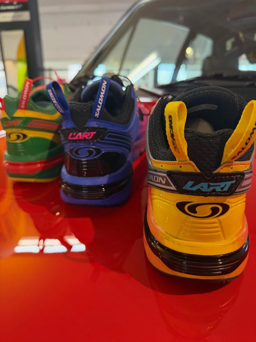 JustFreshKicks tweet media