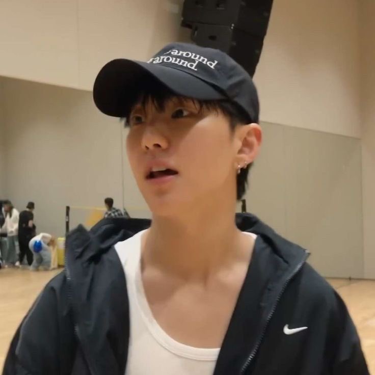 뉴april tweet media