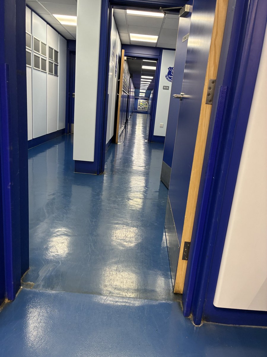 Mike Royden tweet media