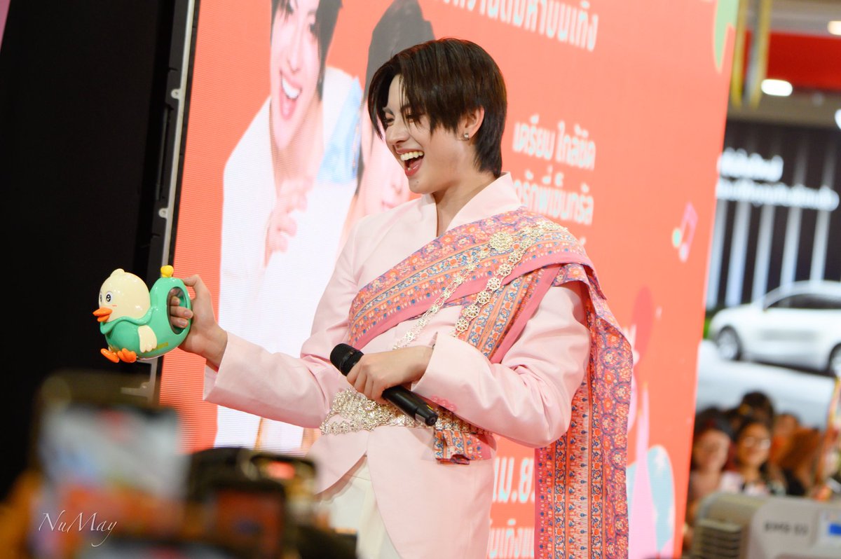 ปืนฉีดน้ำน่ารักจังลูกกกก

#CentralRama9xTleFirstone
#SongkranAtCentral 
#SummerFestAtCentral
#TleFirstone
#CentralPattana