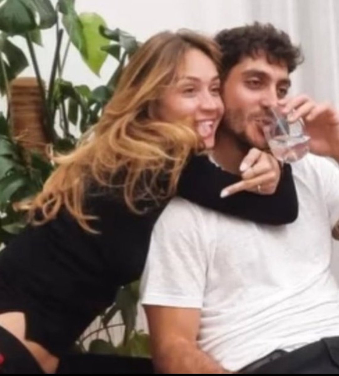 vanyvany79 tweet media