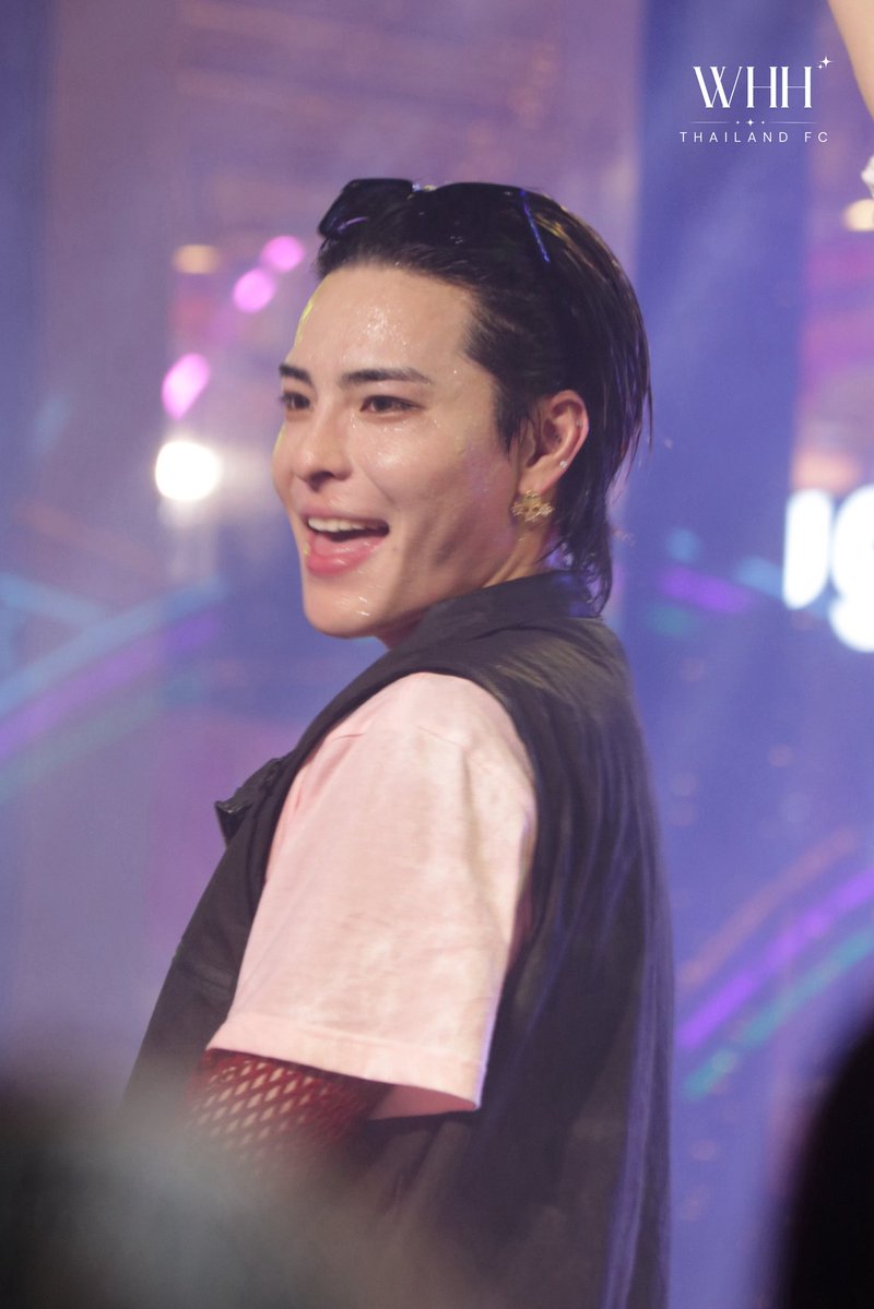 WHHThailandFC's tweet image. [2026.4.14] EM DISTRICT ไทยหรรษา มหาสงกรานต์ 2026

💦#SUZUKI #ซูซุกิ💦
🔫#RYOJI #เรียวจิ🔫

#EMDISTRICT 
#EMTHAIHANSA2026 
#ไทยหรรษามหาสงกรานต์2026 
#มาหาสงกรานต์ที่เอ็มดิสทริค
#WHHinThailand #WHH #WOLFHOWLHARMONY