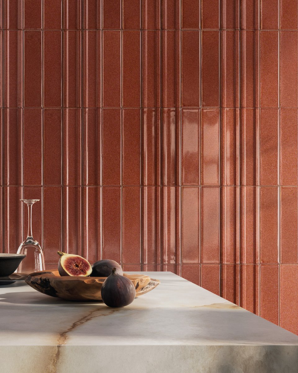 ddstile's tweet photo. Quarto Vale, made in Italy, draws on a speckled, small-batch look through fine glass grit in the glaze. Subtle variation, burnished edges, and a 3D ribbed deco create depth and structured movement.

Porcelain performance for walls, facades, wet areas, and pool waterlines. https://t.co/YETBcFlJRJ