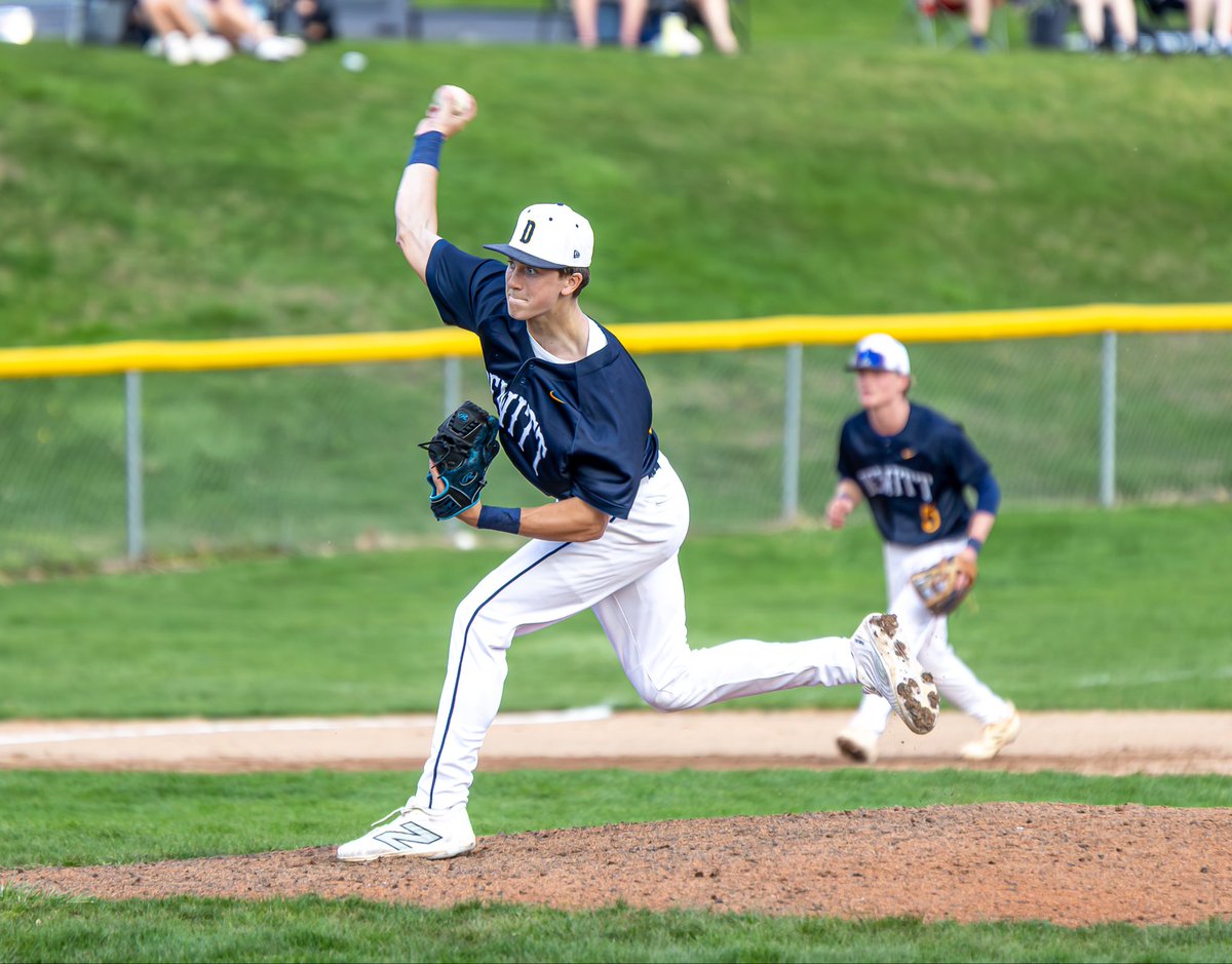 roberts33ben's tweet photo. Got called up to play with the @DHSPanthers varsity baseball squad last night vs @BASEBALLGL 
*Performed well considering the circumstances ⚾️💪🏼🤢🤧 
Grand Ledge is building something! 
Looking forward to some great competition these next 3 seasons 😎
@PrepBaseballMI https://t.co/OceaktAX3y
