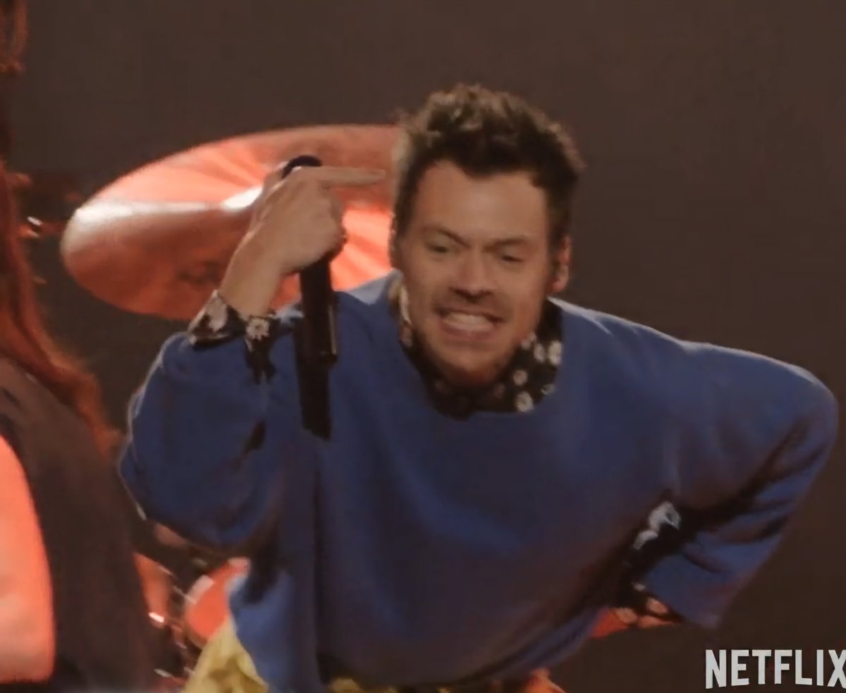 beathomas61's tweet image. Zayn drawing Louis with a beard referring to the fake girlfriends they all had. Wake up people. They were telling us since the beginning, some just refuse to listen. 💙💚❤️💛🧡🏳️‍🌈👨‍❤️‍💋‍👨 #Free1D #Freedom 🏳️‍🌈🏁
facebook.com/share/v/16ZGXx…