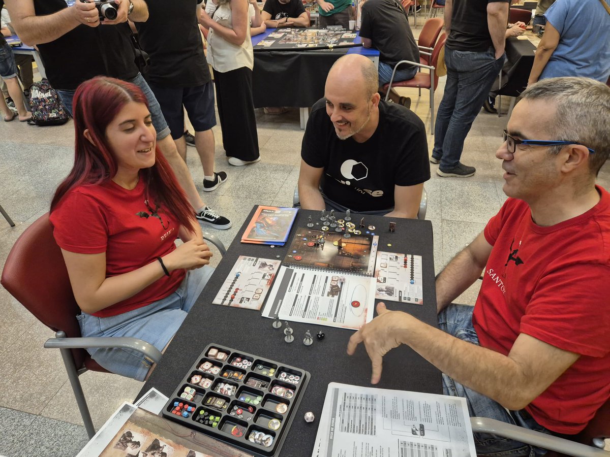 Eclipse Editorial tweet media