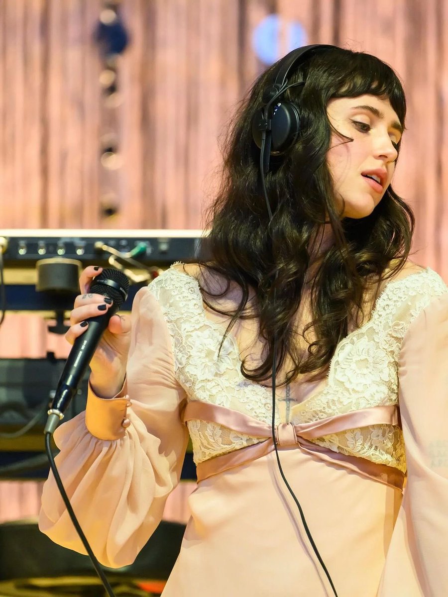 Clairo’s Jewels tweet media