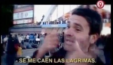 cada tanto uno vuelve a escuchar poker face con auriculares y realmente no lo podés creer, son esas cosas q pasan una vez en la vida... y sin embargo después ella va y hace bad romance