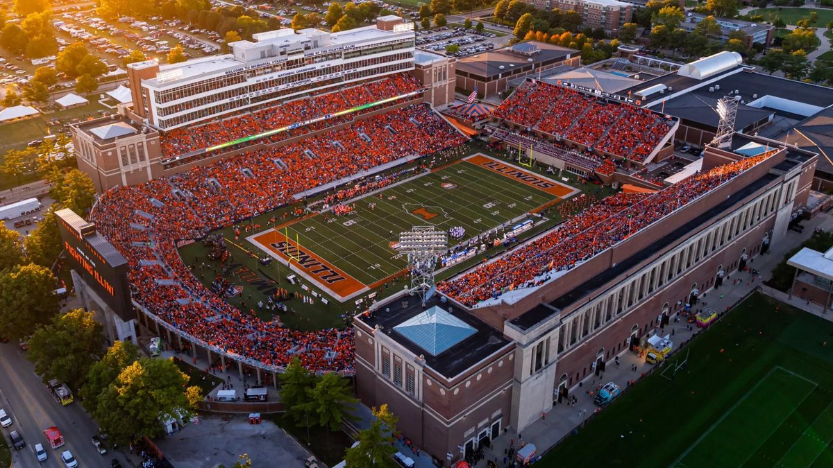 MatthewBrady007's tweet photo. Excited to be at Illinois tomorrow!! @IlliniFootball @BretBielema @CoachCooper_ILL @Coach_Hauck @CoachMLinehan @HendricksonILL @CoachEllerbrock @TerryHawthorne1 @LeeperDrake @CCHSsaintsFB @BrauchtKevin @CPHighland @EDGYTIM @AllenTrieu @Recruit2Illini https://t.co/beeNBN5AE2