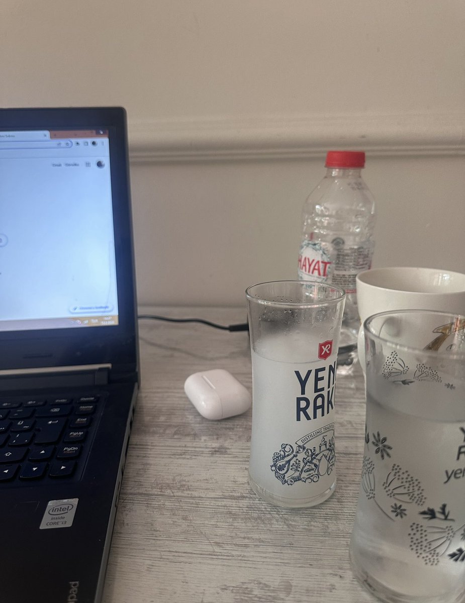 jeanne d’Arc tweet media