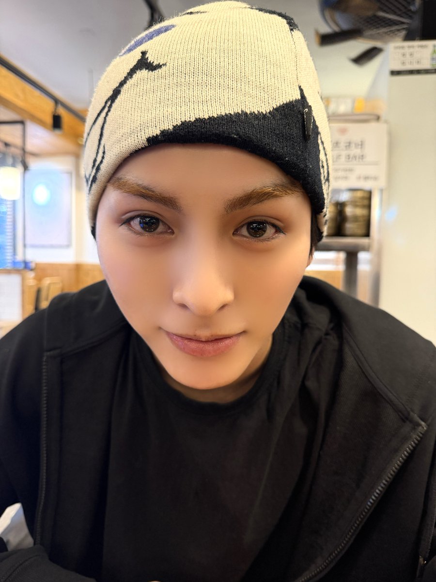 ALL(H)OURS tweet media