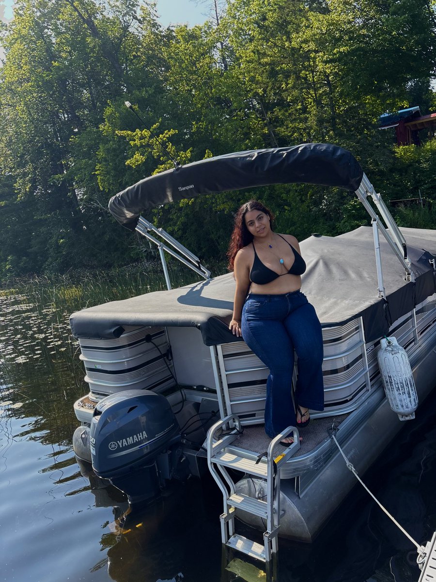 hayati 👩🏻❤️💋👩🏻 tweet media