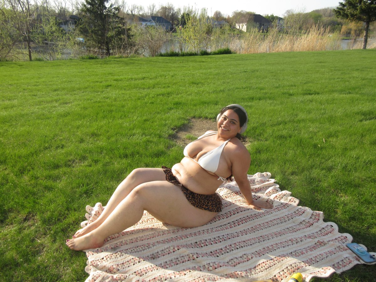 hayati 👩🏻❤️💋👩🏻 tweet media