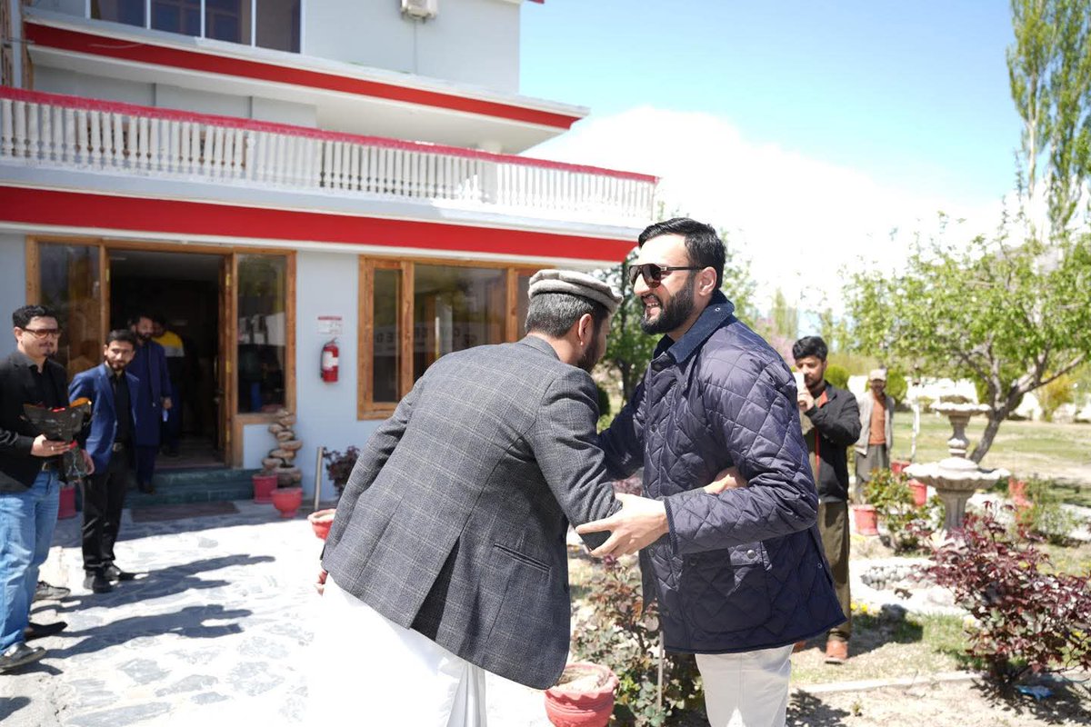 ibrahimhmurad's tweet image. It was a pleasure to connect with our vibrant alumni community at the Skardu Alumni Meetup organized by UMT’s Office of Alumni Relations.

Sharing a few glimpses from a memorable evening in Skardu.

#UMT #AlumniRelations #Skardu