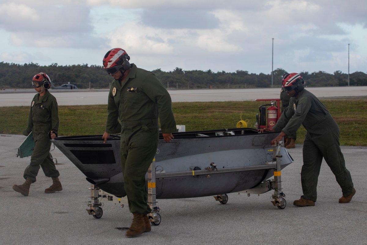GuyPlopsky's tweet image. 🇺🇸 U.S. Marines with Marine Fighter Attack Squadron (VMFA) 121 wheel a GPU-9/A gun pod toward an F-35B Lightning II aircraft during exercise Cope North 25 at Andersen Air Force Base, Guam, Feb. 11, 2025.

(📸/U.S. Marine Corps photo by Cpl. Dahkareo Pritchett)