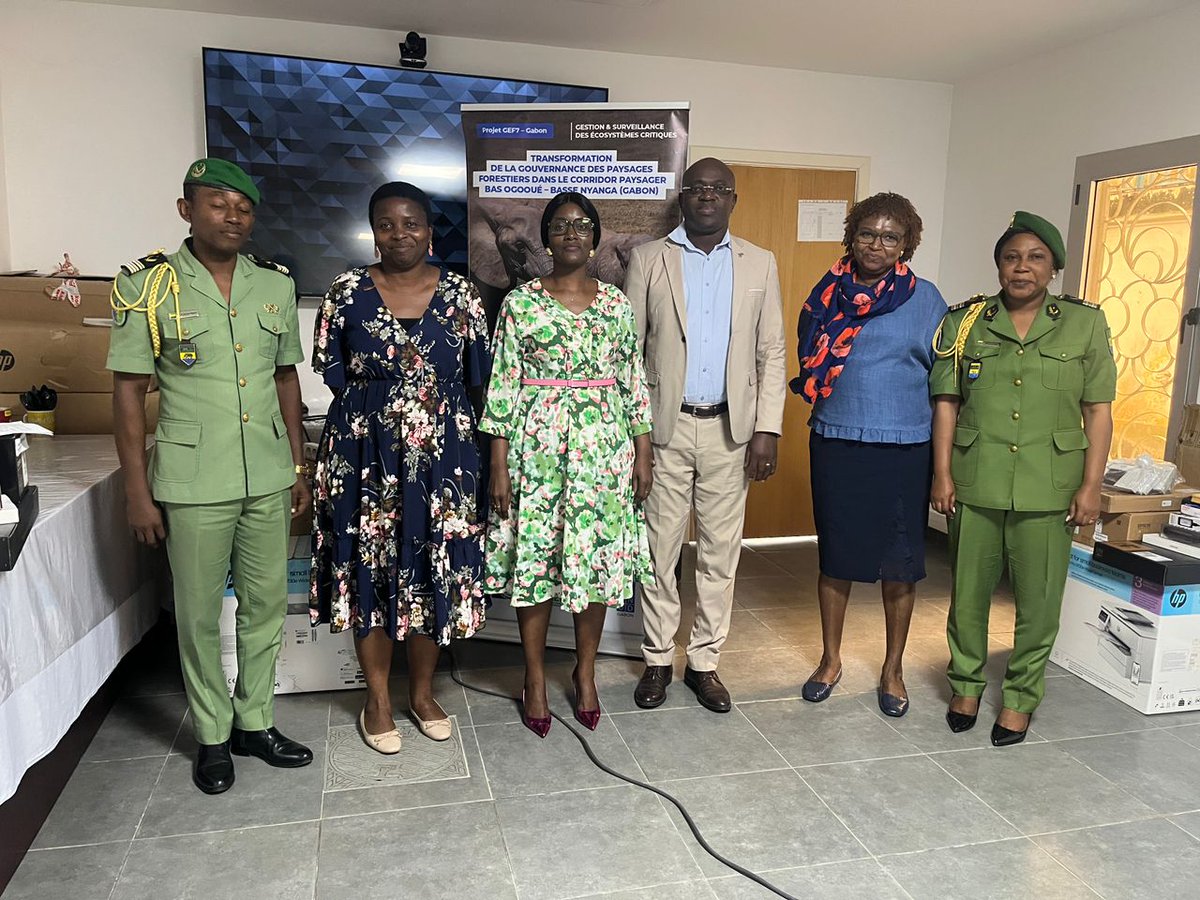 undpgabon's tweet photo. Projet GEF7 : Validation des PTBA 2026 et Remise d’Équipements

Les 7 et 8 avril, l'Unité de Gestion du Projet GEF7 a rencontré la DGFAP et la DGF pour accélérer la mise en œuvre du projet sur les paysages forestiers du Bas-Ogooué – Basse-Nyanga.

🎯Points clés: 

✅Validation des PTBA 2026 : Approbation des plans de travail annuels des deux directions partenaires.
✅Renforcement des capacités : Remise par le PNUD de matériels de terrain et d’outils informatiques.
✅Efficacité accrue : Un soutien opérationnel pour les équipes au niveau central et provincial.

Le PNUD reste mobilisé pour renforcer ce partenariat et intensifier les actions sur le terrain afin d'obtenir des résultats concrets pour la conservation en 2026.

#PNUD #GEF7 #DGFAP #DGF #Gabon #Conservation #DéveloppementDurable