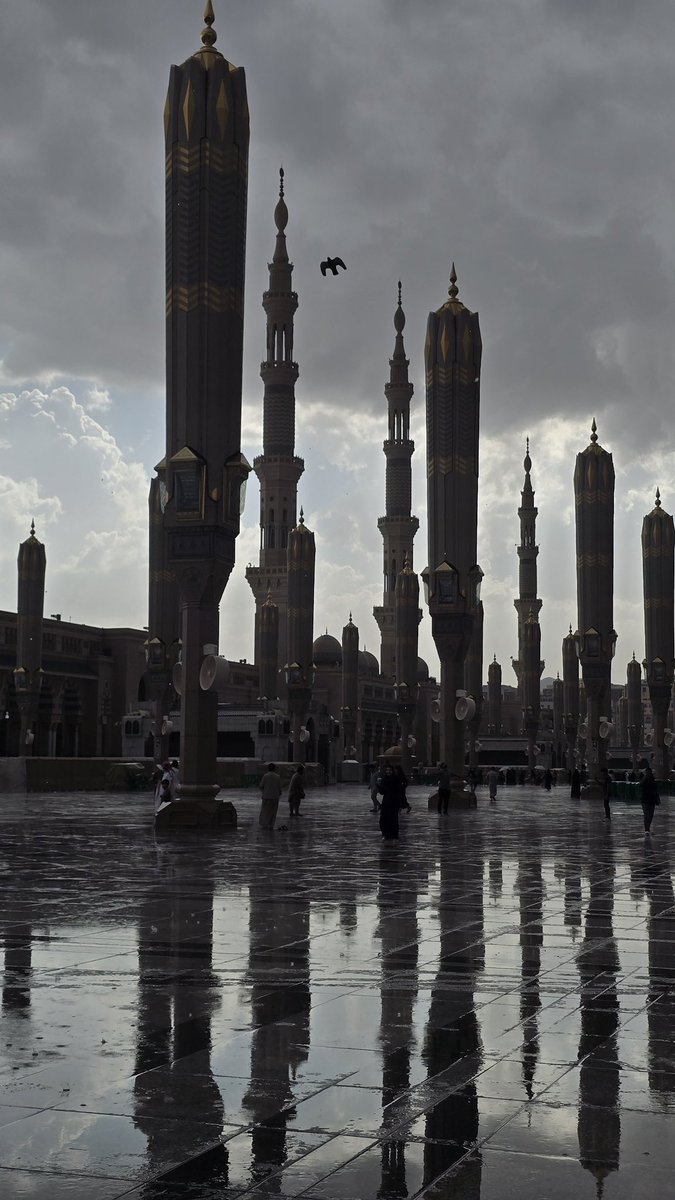 iNa9eir's tweet photo. امطار المدينه 
ما شاء الله تبارك الله https://t.co/cZheD7yVaL