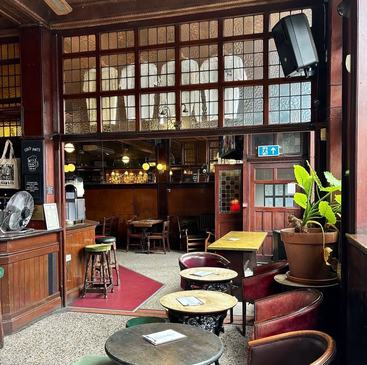 LondonPubMap's tweet image. The Adam &amp;amp; Eve
📍155 Homerton High St, London E9 6AS

Love the interior here. #pub