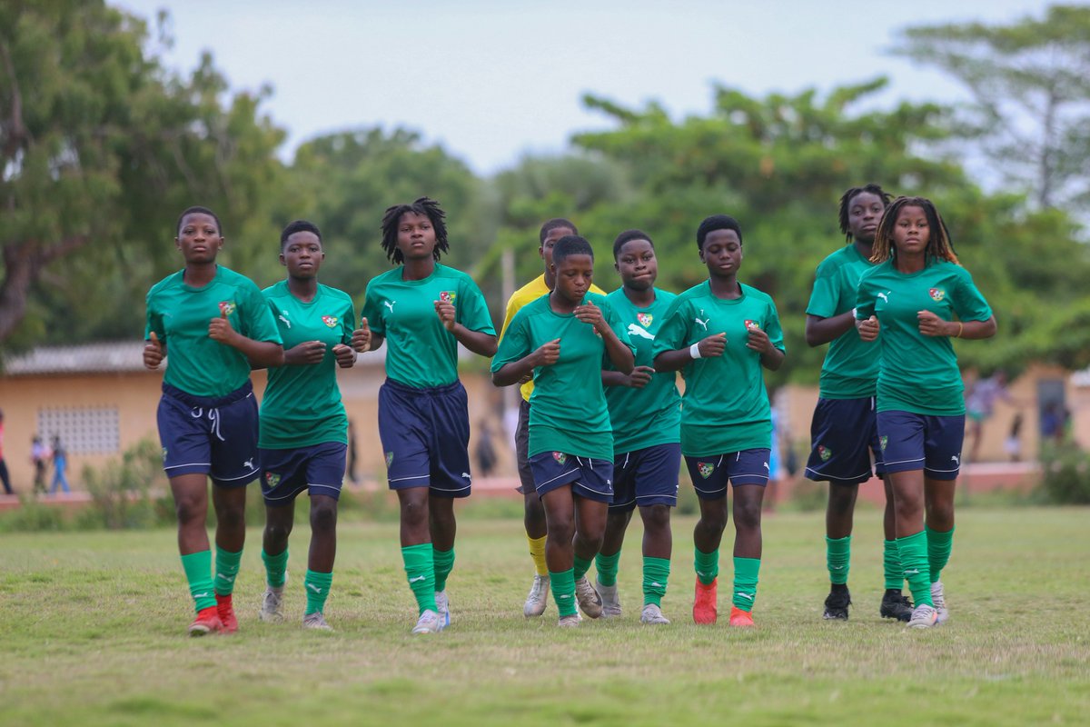 akakpo_kos's tweet photo. Malgré la défaite face aux Black Maidens du Ghana, les #ÉperviersU17 filles n’ont pas laissé la tristesse s’installer.
Dès ce lundi, elles étaient déjà de retour sur le #terrain, unies pour une séance de décrassage.
Une équipe qui apprend, #grandit et avance ensemble.
#togo https://t.co/j2HIo3Kx30