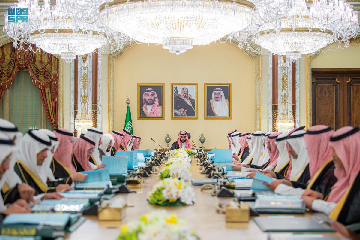 AJELNEWS24's tweet photo. عاجل 🔴 

#مجلس_الوزراء يثمّن الدور البطولي للقوات المسلحة وبسالتها في الدفاع عن الوطن وحماية مكتسباته ومُقدَّراته من اعتداءات إيرانية آثمة وتداعيات خطيرة ألمَّت بالمنطقة؛ لتظل المملكة العربية السعودية واحة للأمن والأمان تمضي بخطى راسخة نحو تعزيز مسيرتها المباركة ودعم الاستقرار إقليميًا ودوليًا، مستمدة من الله -عز وجل- العون والعزم في التعامل مع مختلف التحديات.

-
