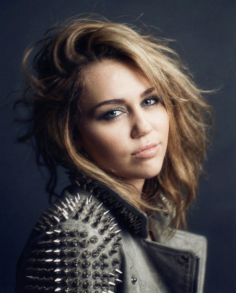 𝙾𝚛𝚍𝚒𝚗𝚊𝚛𝚢 𝙶𝚒𝚛𝚕. tweet media