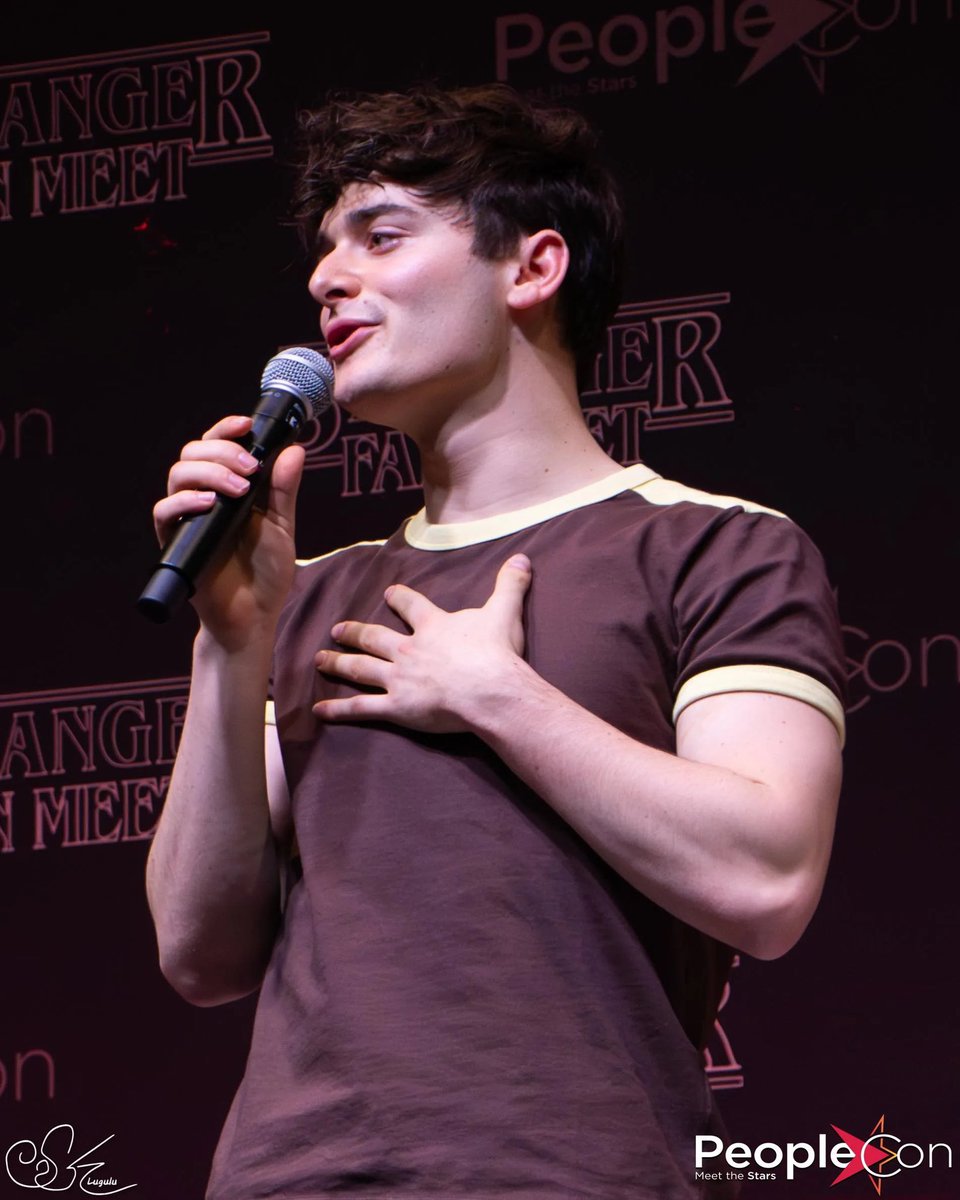 AngelInTheRightSideUp tweet media