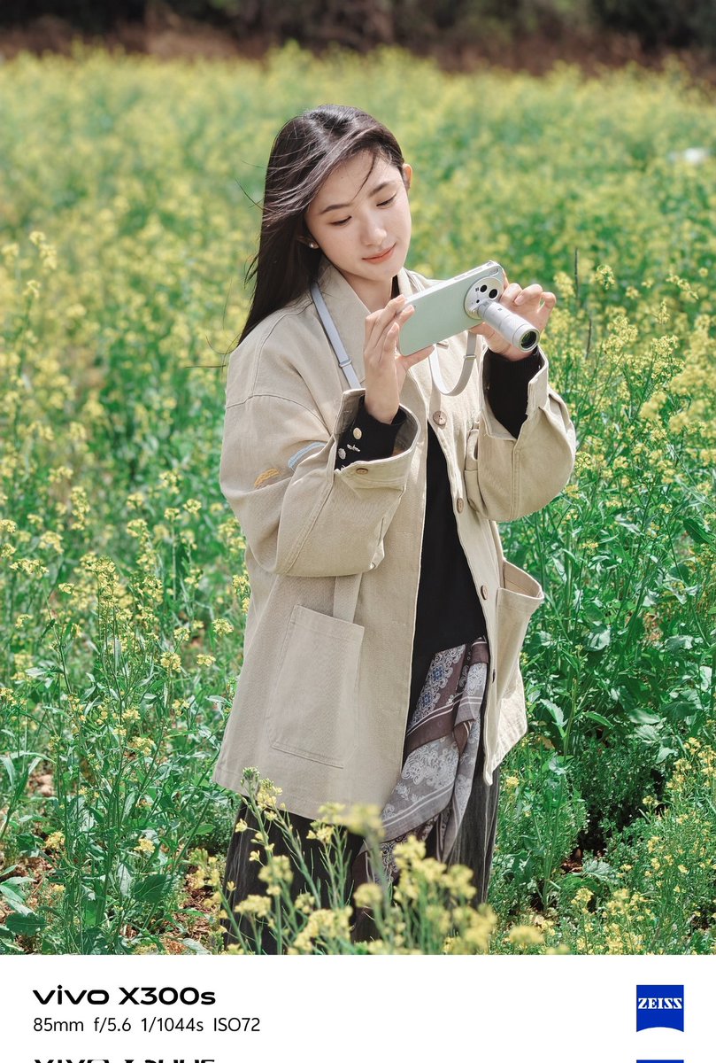 ayansonunigam's tweet image. Vivo X300s 🚨

The new "Chasing Light" mode on the vivo X300s/X300 Ultra delivers that Ricoh-like effect with a single click 😍

#vivo #vivoX300s #vivoX300T 👇