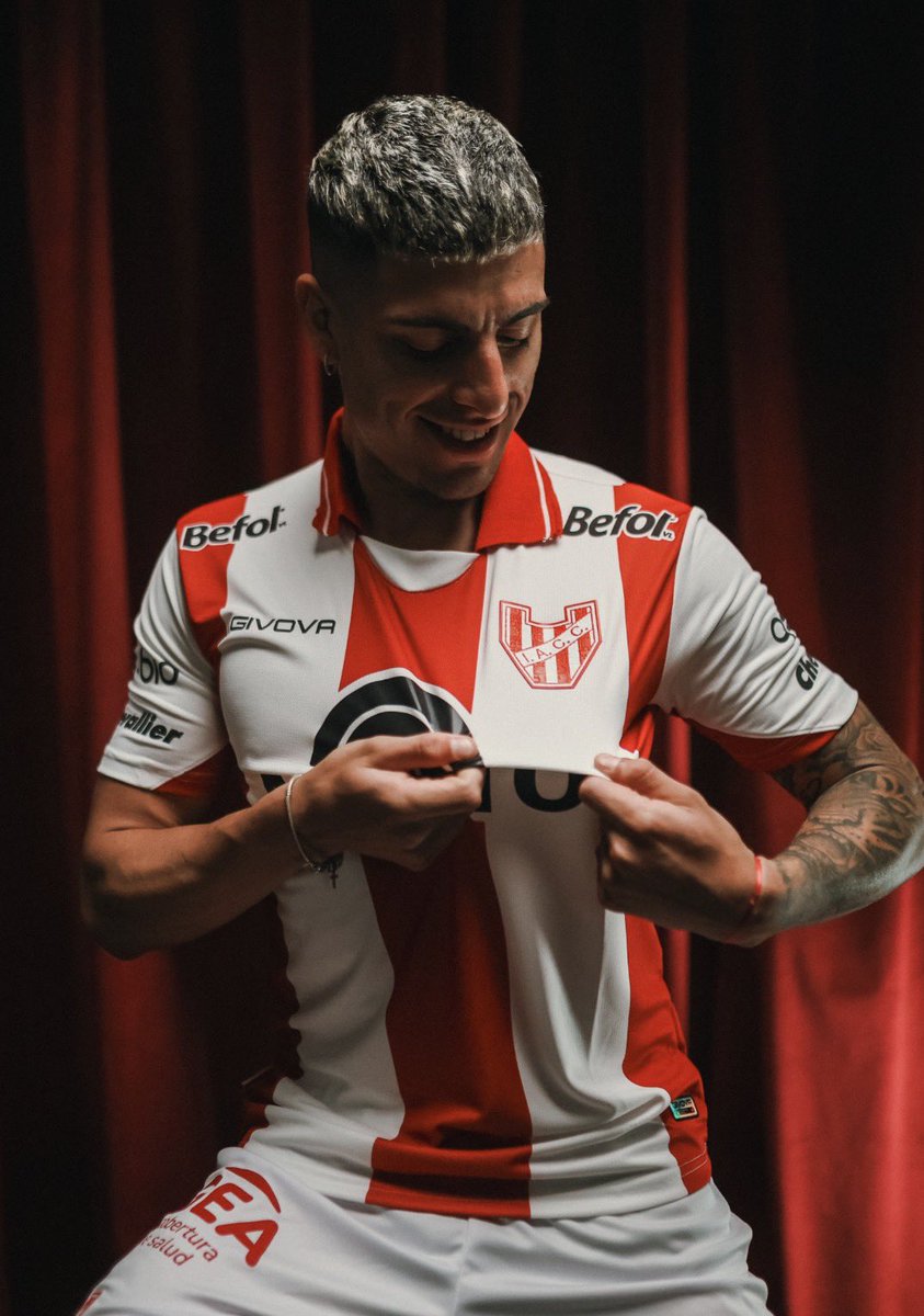 Axel Tello tweet media