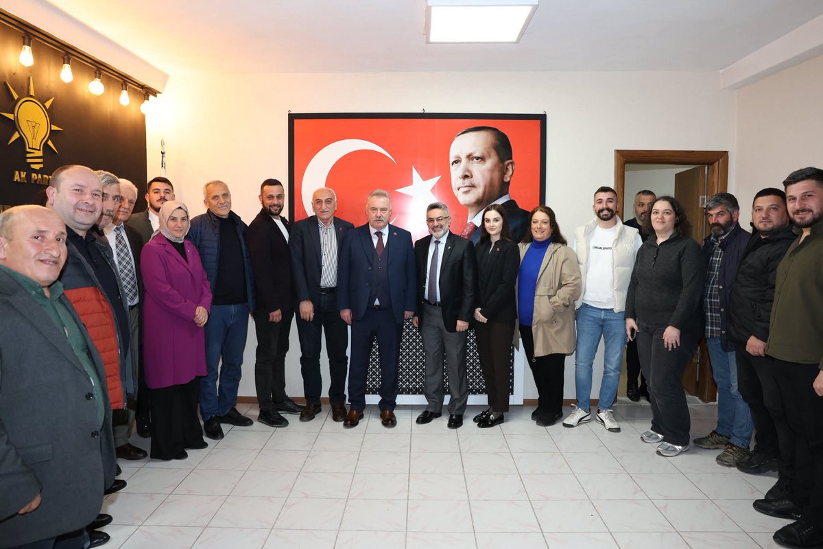 VeterinrMustafa's tweet photo. İl Başkanımız Yılmaz Katmer'in başkanlığında Fındıklı İlçe Teşkilatımız ile toplantımızı gerçekleştirdik. https://t.co/x9gXjjNypa