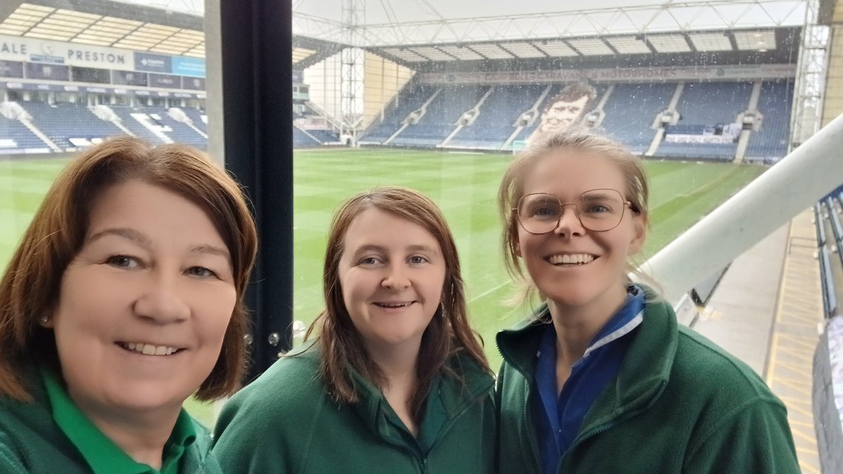 info_macmillan's tweet photo. April is #BowelCancerAwareness month .  Michelle attended @Heartbeat_nwcc , to  promoting our service, Chloe and  Lauren from the colorectal CNS team come along to share valuable  information on  Bowel  cancer  awareness. @LancsHospitals @bowelcanceruk @macmillancancer https://t.co/Rr1jgFFB5t