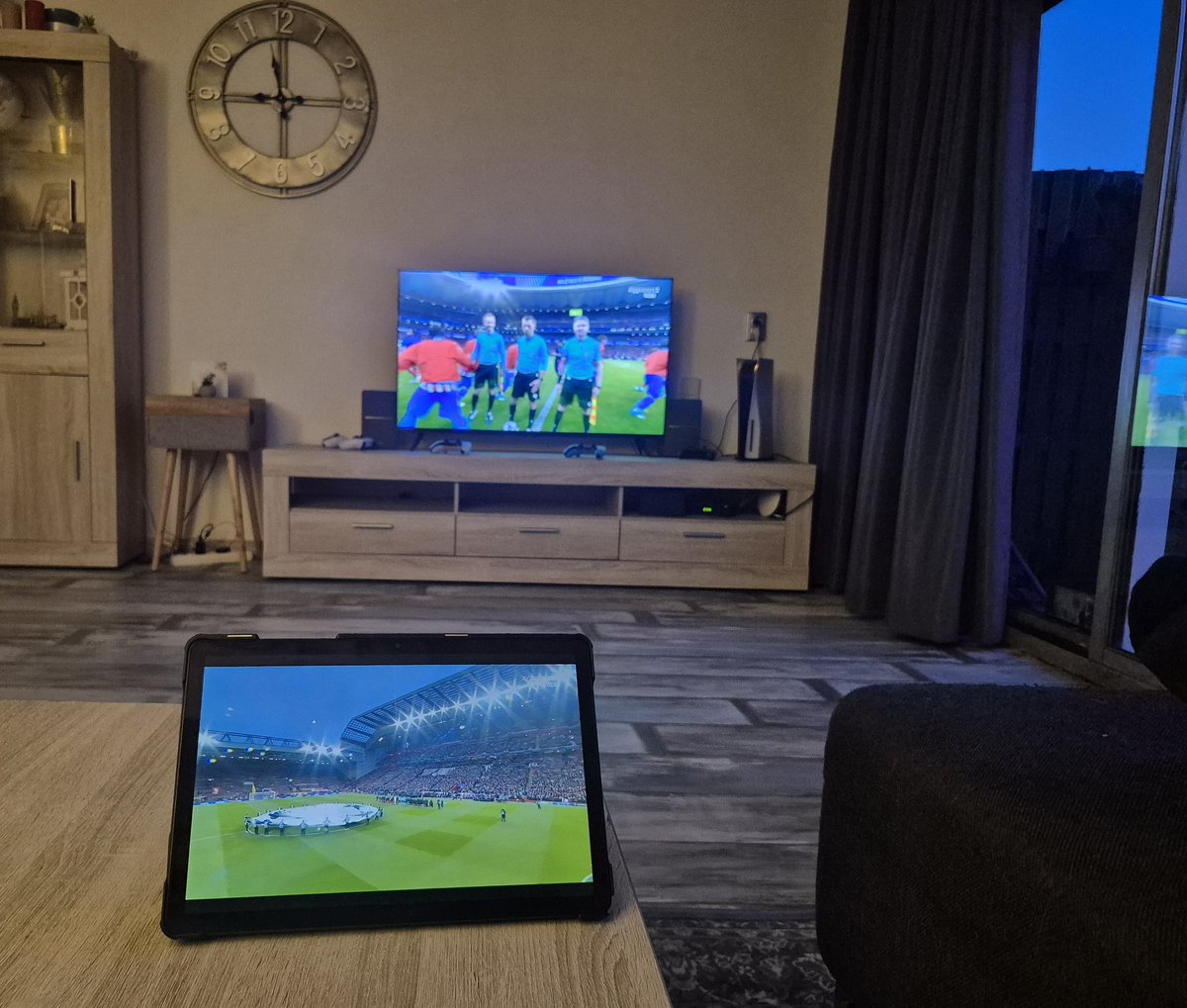 jeroenscholte50's tweet photo. Champions League avond! #ATLBAR #LIVPSG https://t.co/Nr9ATLjSrR