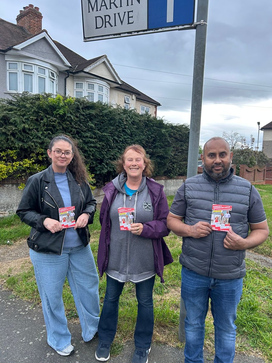 RainhamLabour's tweet photo. Great night out on the doors speaking with residents in #RainhamandWenningtonWard about the upcoming election. Lots of support for #Labour 🌹Huge thank you to everyone who took the time to speak with us! 🙌🏻🗳️ https://t.co/NDpjdpUEVR
