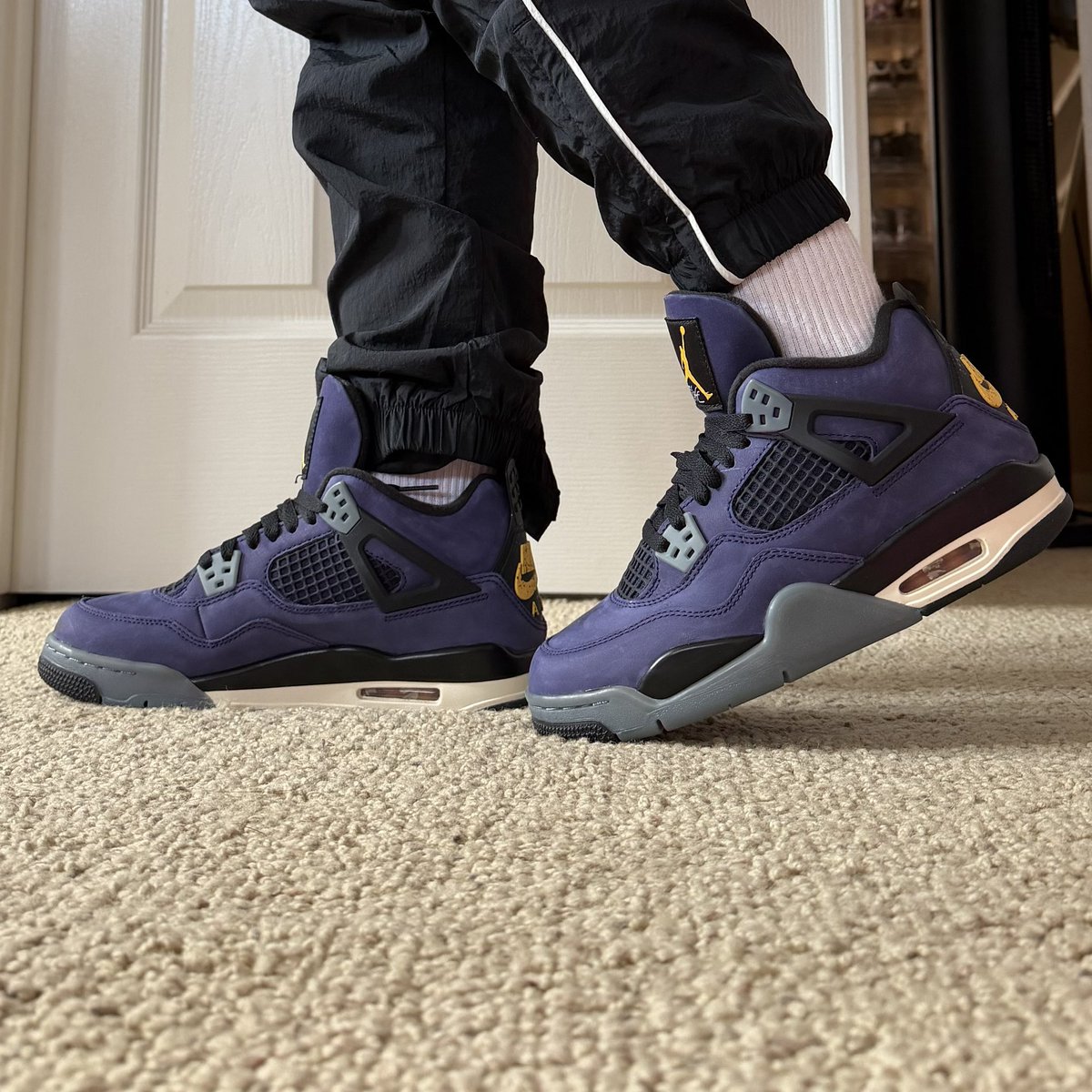 honeyMOmoney's tweet image. Might be my last #KOTD before I hang up the sneakers for a week. Planning on getting away from this rain &amp;amp; rocking nothing but sandals/being barefoot on my much-needed vacation 🏝️👙
👟 Air Jordan 4 Imperial Purple