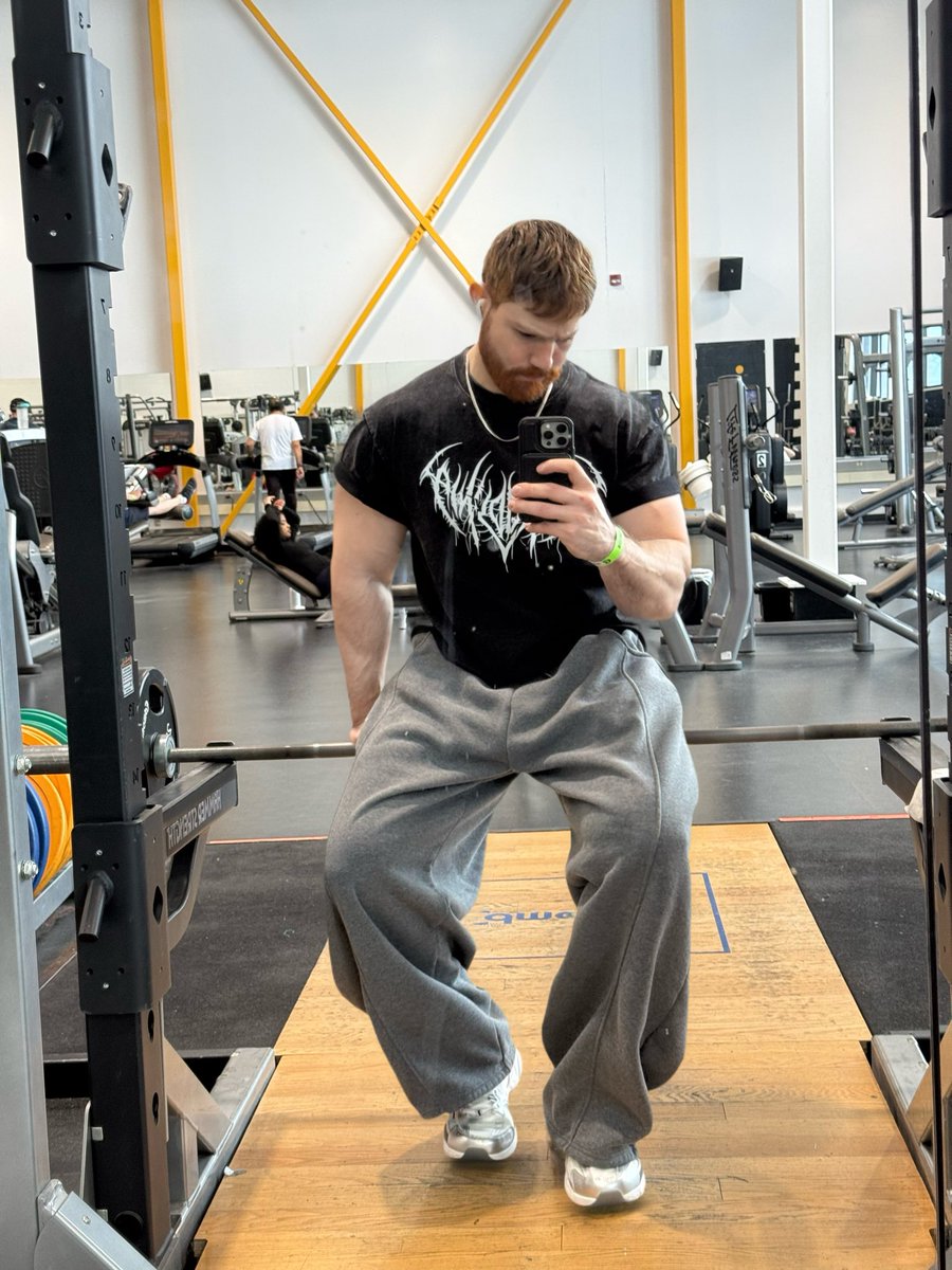 maxivillion's tweet image. Lift heavy, flirt heavier. Some fun gym dumb! #gym #gymbuddy  #workout #fitness #ginger