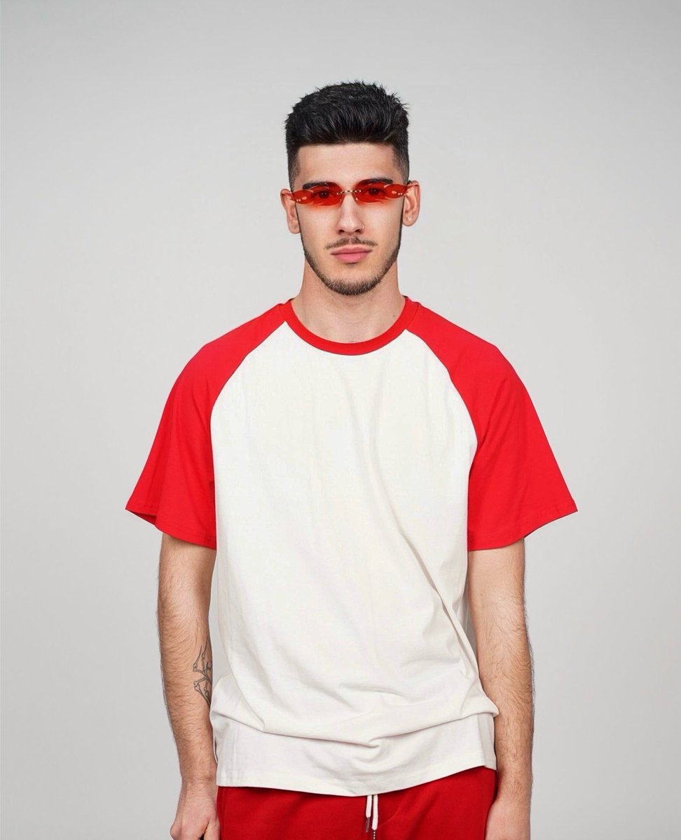 Gio/Almost a Superhero🦸🏻♂️ tweet media