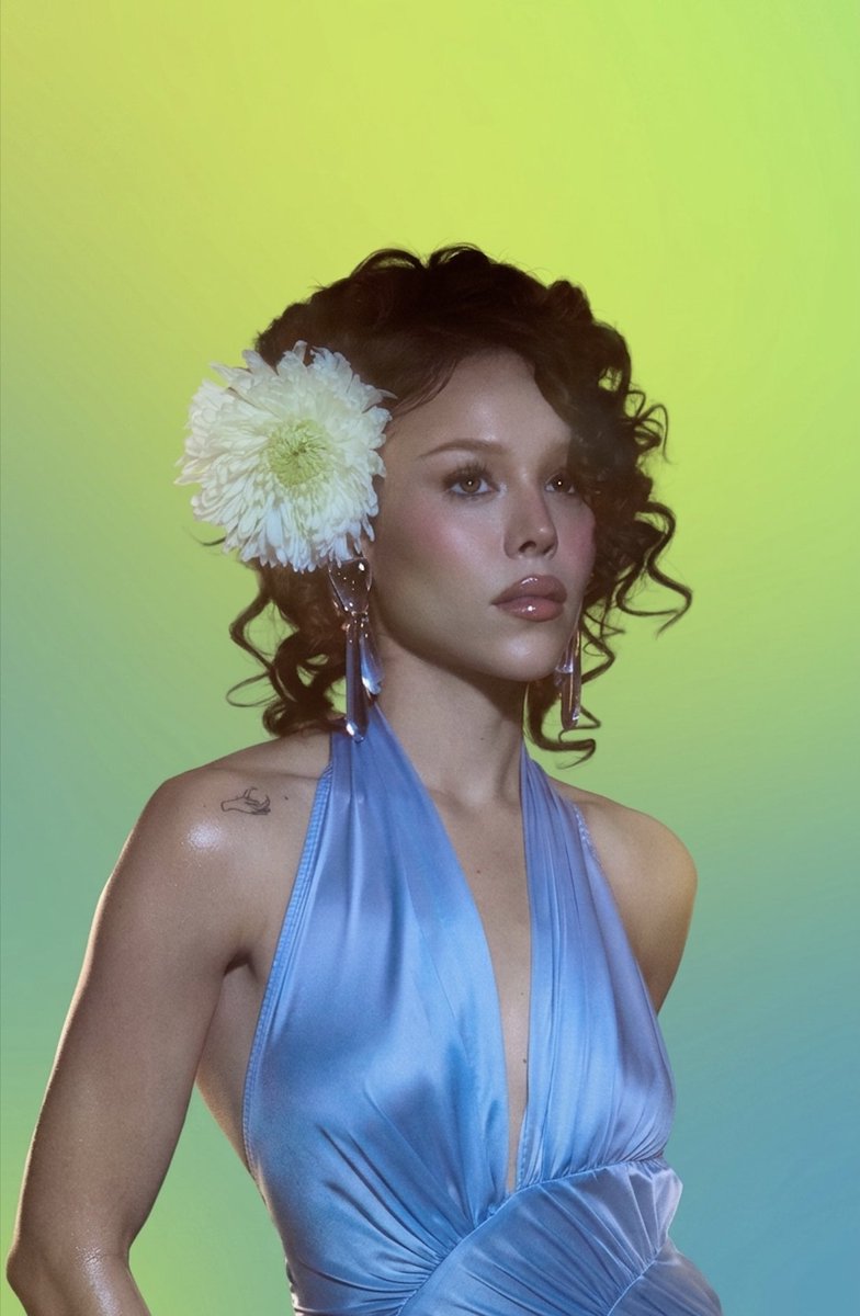 maanor32's tweet image. "Plataformas como Bong Mines Entertainment siguen dando visibilidad a artistas que se salen de lo convencional, y el último trabajo de DANNA se alinea con esa filosofía: combinar la visibilidad en el mercado general con la profundidad artística."
#DANNA #MUSIC #POP