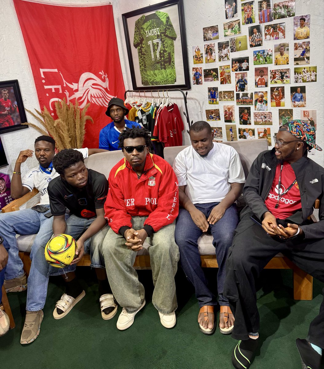 FansTribeHQ's tweet image. Join us for the LIVE Watch Along of LIVERPOOL 🆚 PSG &amp;amp; ATLETICO MADRID 🆚 BARCELONA Champions League on YouTube via link in comments 

#championsleague #psg #liverpool #barca #atleticomadrid