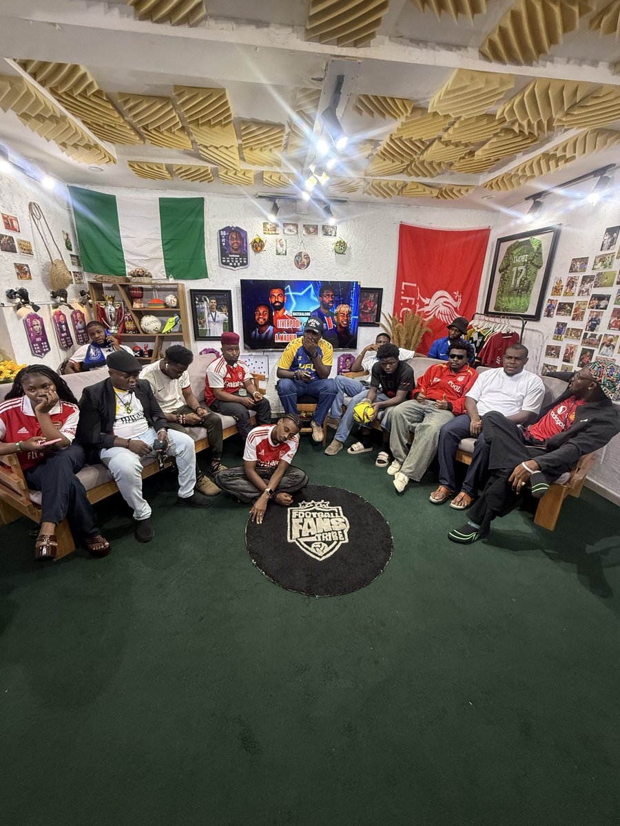 FansTribeHQ's tweet image. Join us for the LIVE Watch Along of LIVERPOOL 🆚 PSG &amp;amp; ATLETICO MADRID 🆚 BARCELONA Champions League on YouTube via link in comments 

#championsleague #psg #liverpool #barca #atleticomadrid